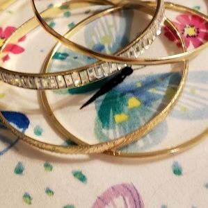 4 wrist bangles, perfect Condition Fashion jewelry